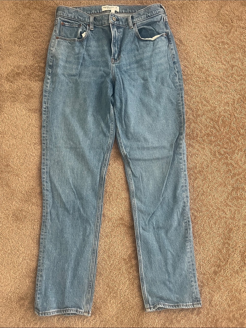 Abercrombie & Fitch Curve Love 90s Straight Mid Rise Jeans